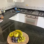 Ichnos Nyaraló La Maddalena